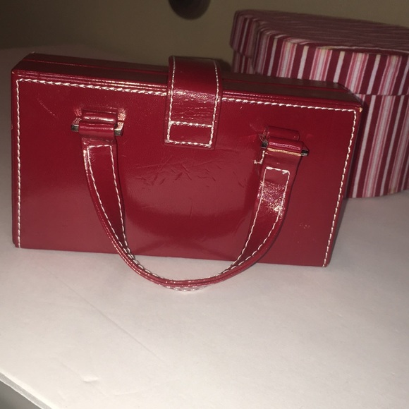 California Accessories Travel Compact w/ Mirror - Picture 4 of 7